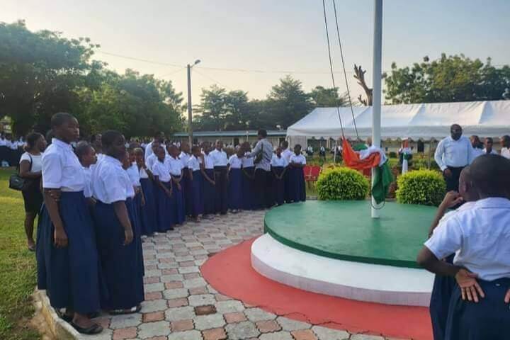 Ministère de l'Éducation : Cérémonie de salut aux drapeaux