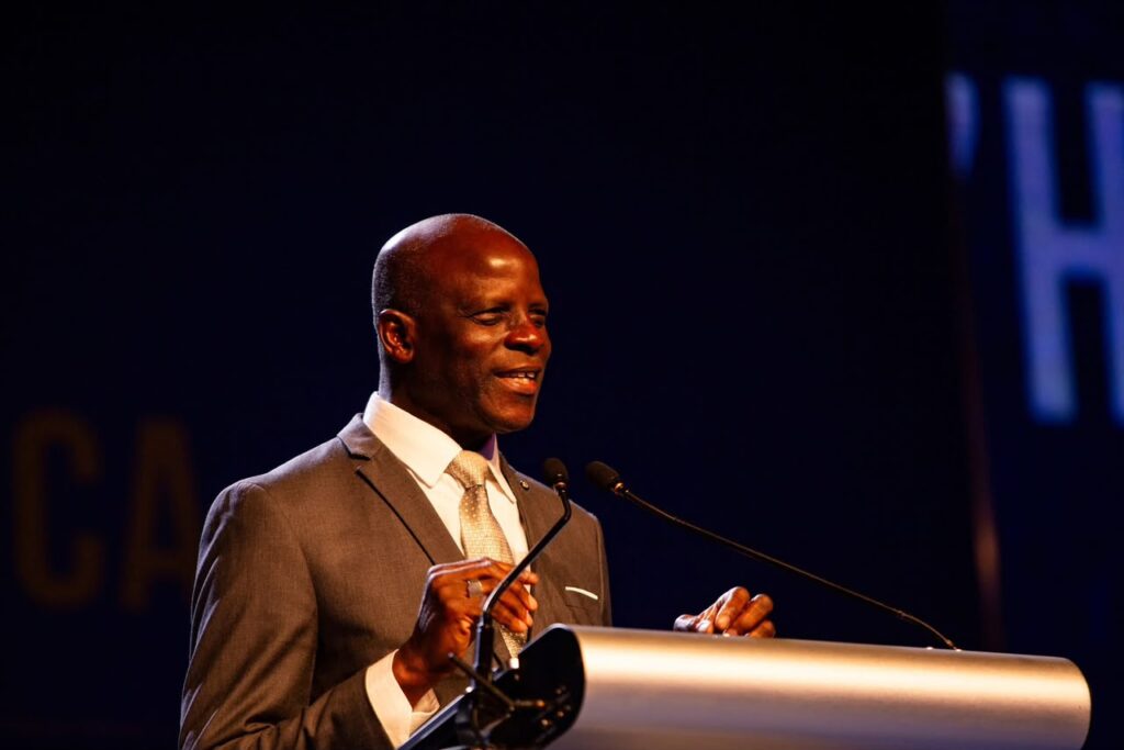 Projet de création d&rsquo;une business school / Le ministre Adama Diawara adoube le projet porté par les anciens de l&rsquo;Esca et pose des balises