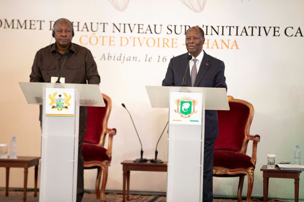 Économie cacaoyère / Ouattara et Dramani Mahama du Ghana arrêtent de nouvelles mesures à Abidjan