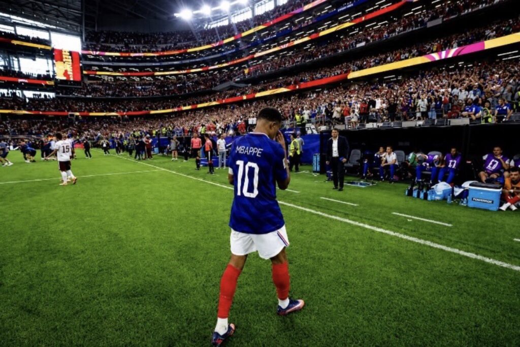 Coupe du monde 2026: Deschamps a-t-il trop voulu innover ? La France voit son rêve d&rsquo;une troisième finale consécutive s&rsquo;envoler