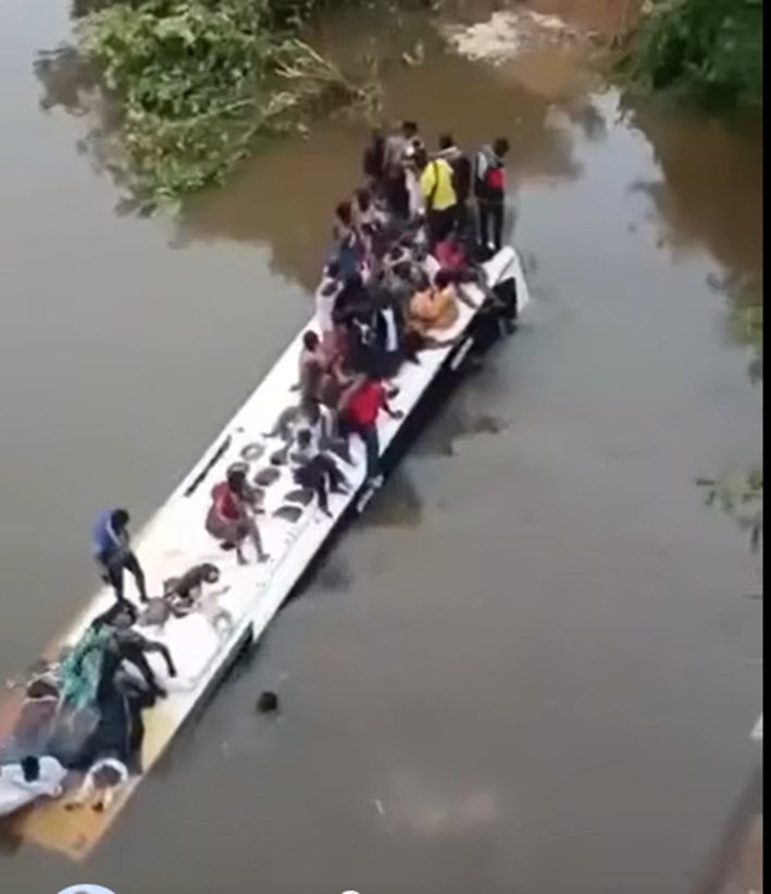 Drame à Touba: un car chute d&rsquo;un pont dans le fleuve Bagbè, au moins 24 morts et 40 blessés