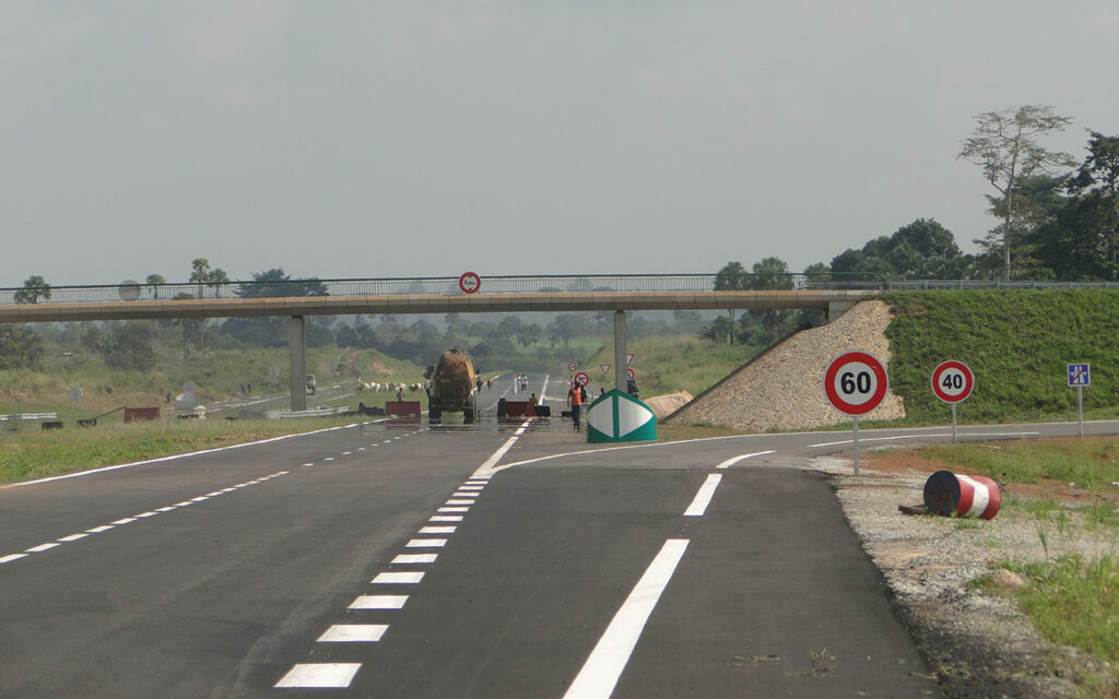 Côte d’Ivoire: la troisième phase de réhabilitation de l’autoroute Abidjan-Yamoussoukro débute le 10 août