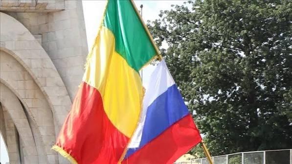 Au Mali les chasseurs dozos remercient Poutine pour l&rsquo;aide russe