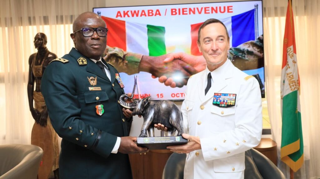 Côte d’Ivoire–France : Lassina Doumbia et Fabien Mandon renforcent la coopération militaire