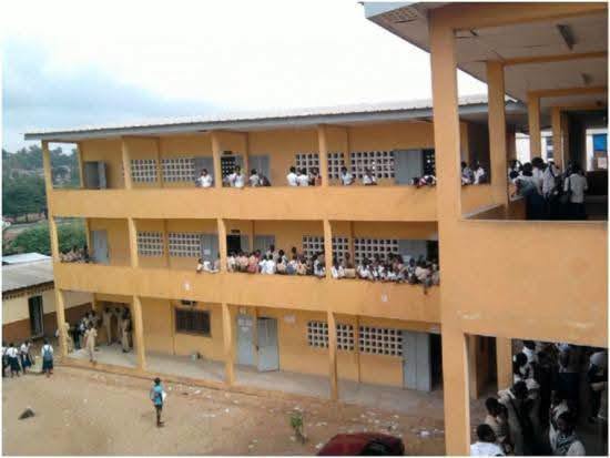 Côte d’Ivoire: le ministère de l’Éducation interdit les cours de renforcement payants dispensés par les enseignants à leurs propres élèves