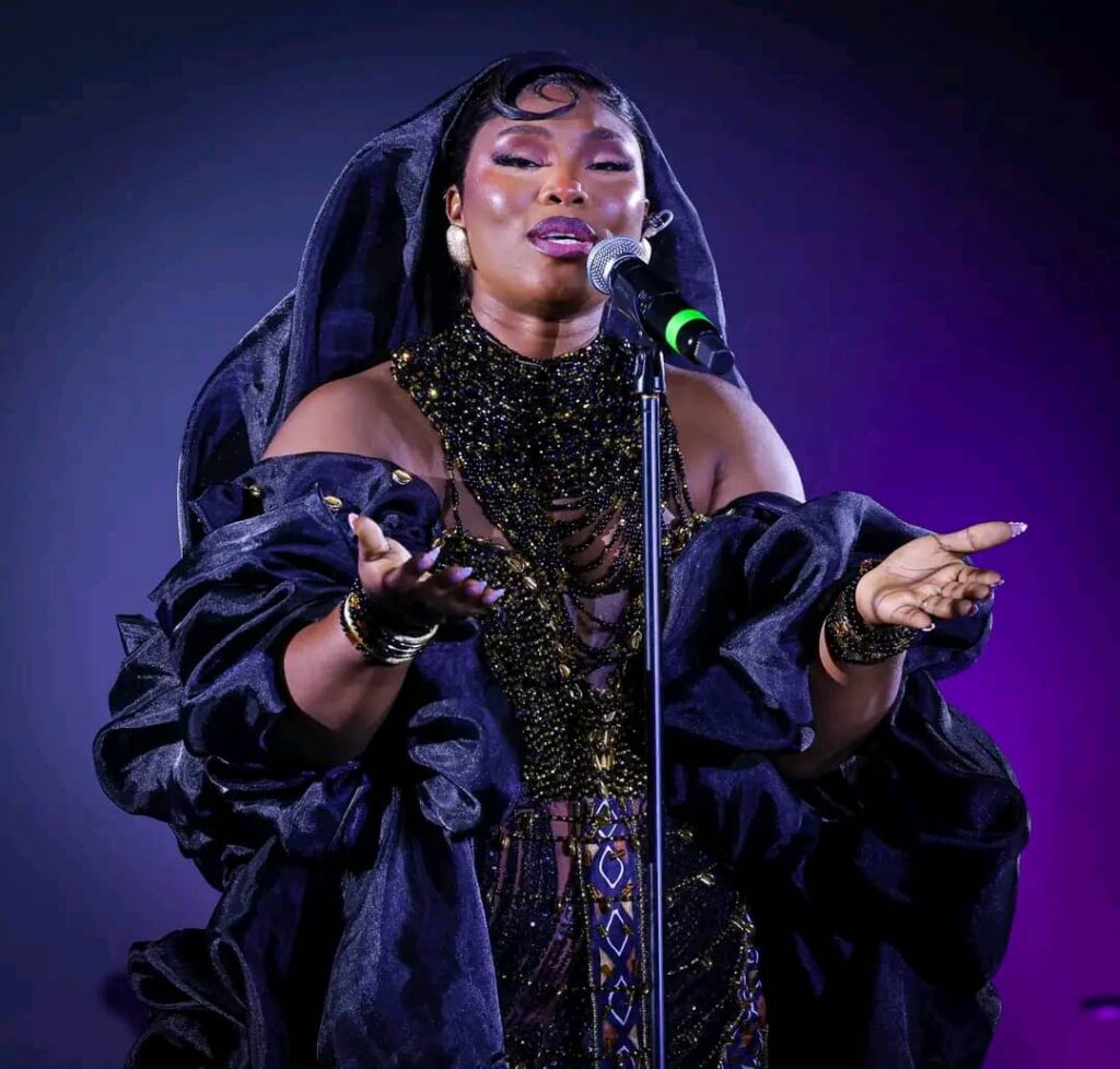 Showbiz / « Divas », le nouvel album de Roselyne Layo présenté au public abidjanais – De grandes voix féminines associées au projet